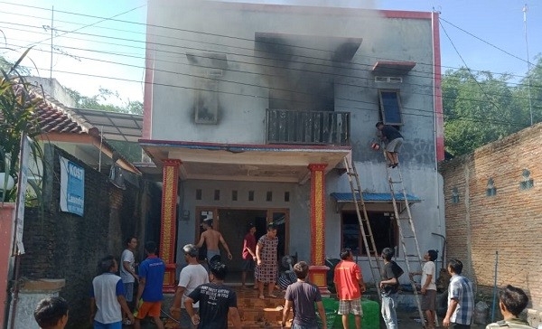 Rumah Kos Terbakar,  Tiga Korban Meninggal Dunia.