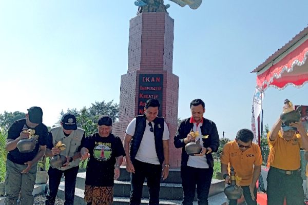 Tugu Ikan Kotes Diresmikan Bupati Klaten