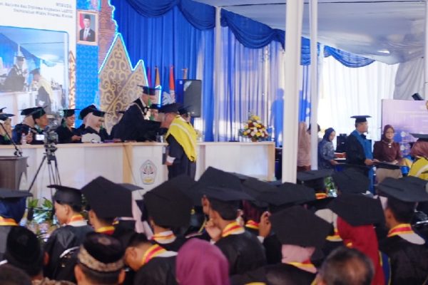 Unwidha Klaten Gelar Wisuda Angkatan Ke-77